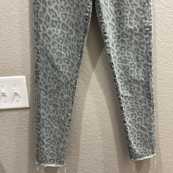 Joe's Jeans Gray Skinny Leopard Print - Picture 3 of 7